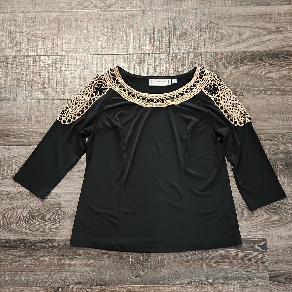 🌹 Simonton Says Detailed 3/4 Sleeve Top 🌹